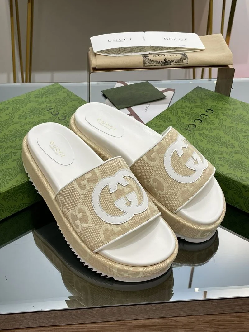 Gucci Slippers WeatherProof 24694