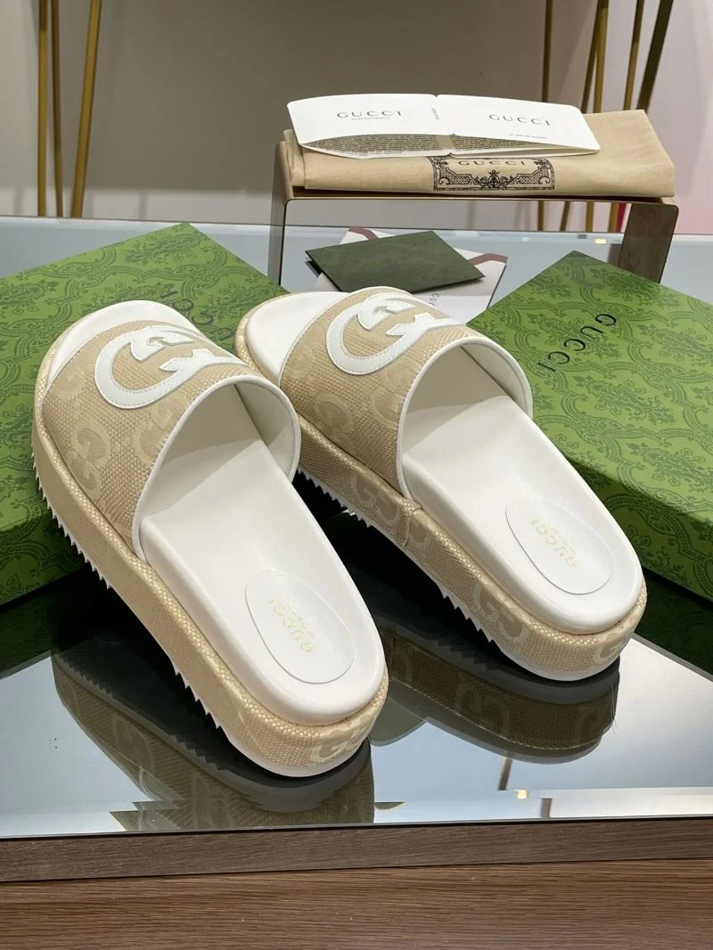 Gucci Slippers WeatherProof 24694