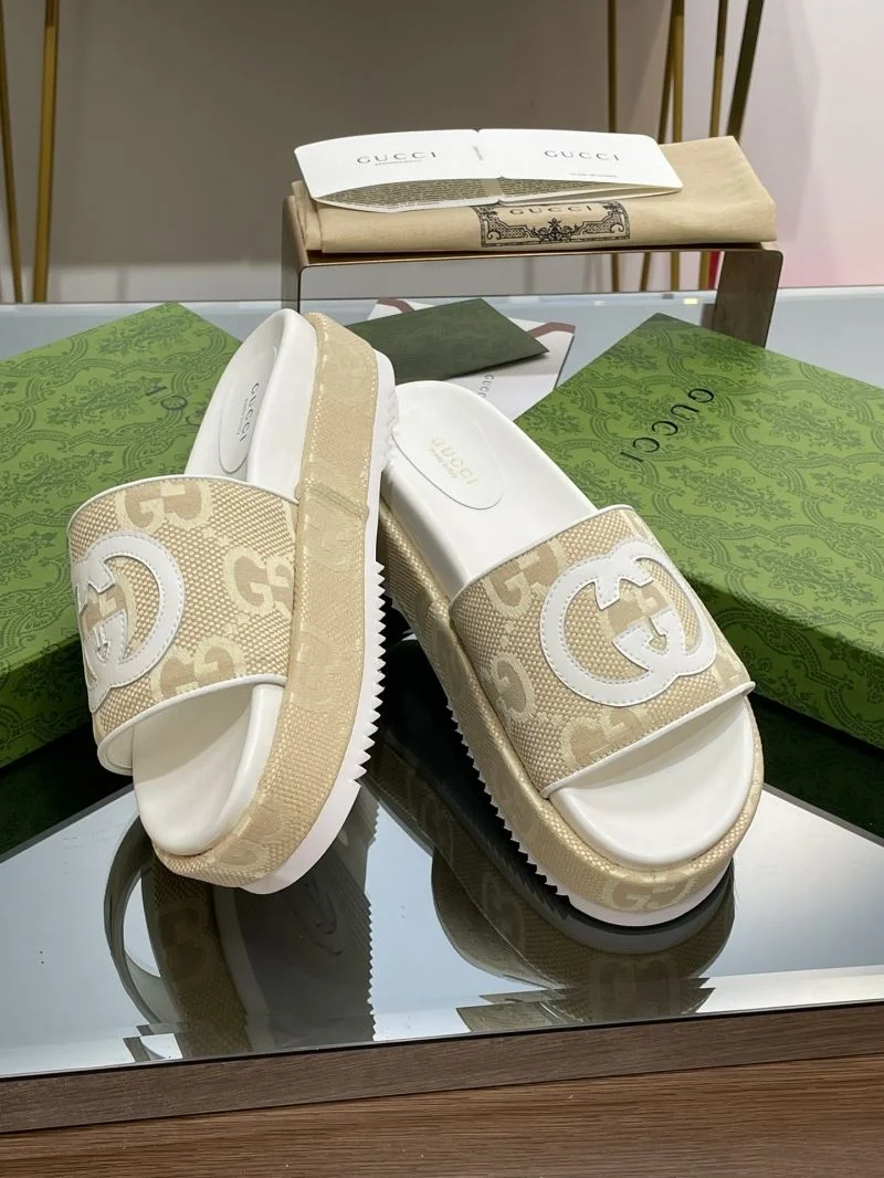 Gucci Slippers WeatherProof 24694