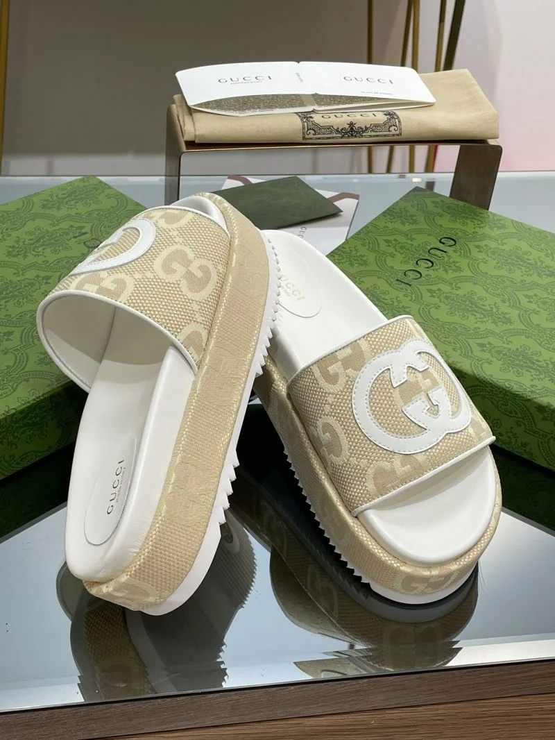 Gucci Slippers WeatherProof 24694
