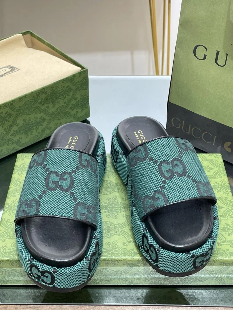 Stylish Gucci Slippers 24675