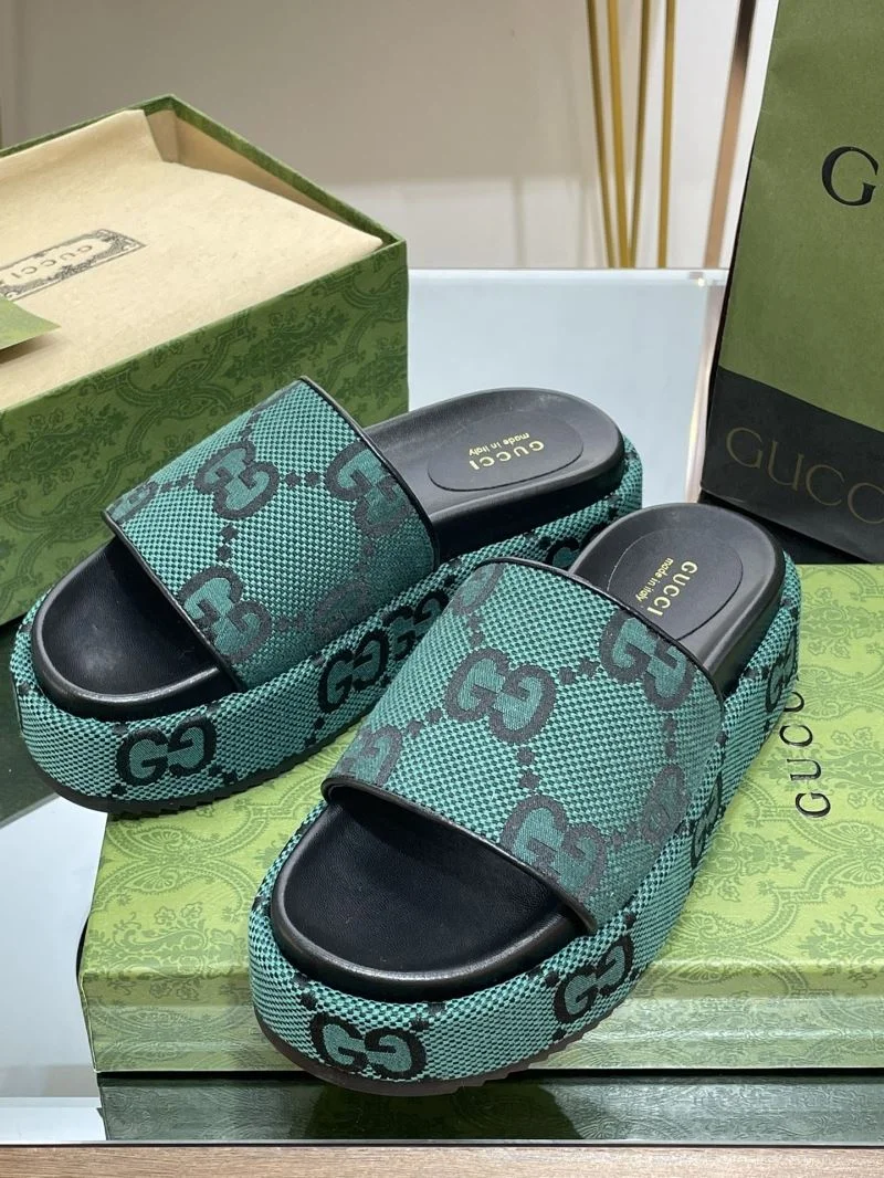 Stylish Gucci Slippers 24675