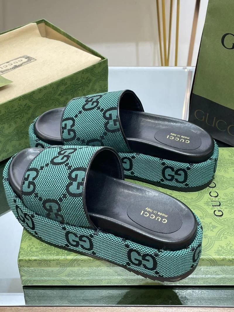 Stylish Gucci Slippers 24675