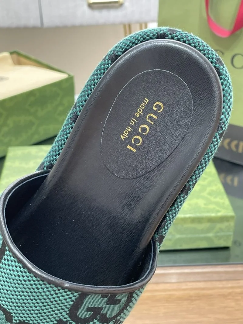 Stylish Gucci Slippers 24675