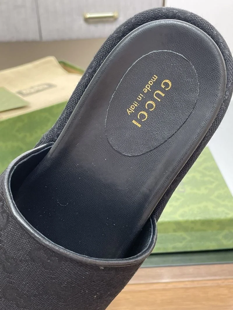 Gucci Slippers Breathable 24682