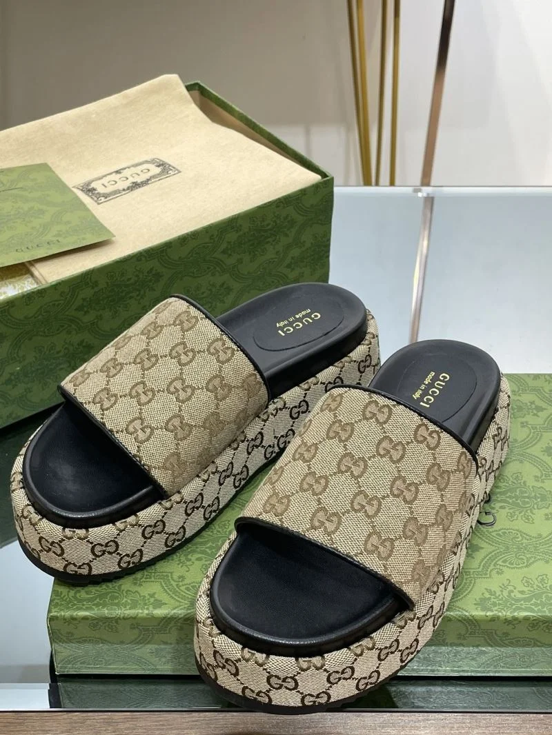 Gucci Slippers Unique 24685