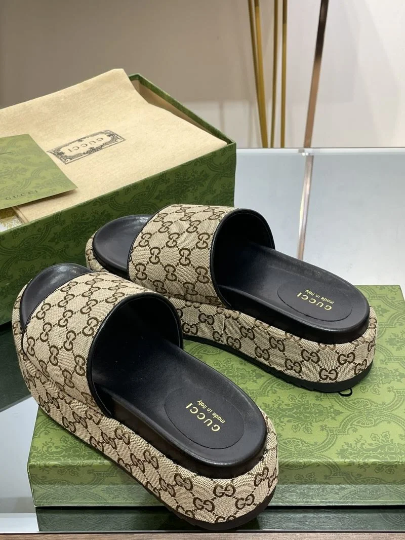 Gucci Slippers Unique 24685