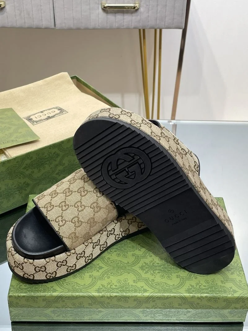 Gucci Slippers Unique 24685