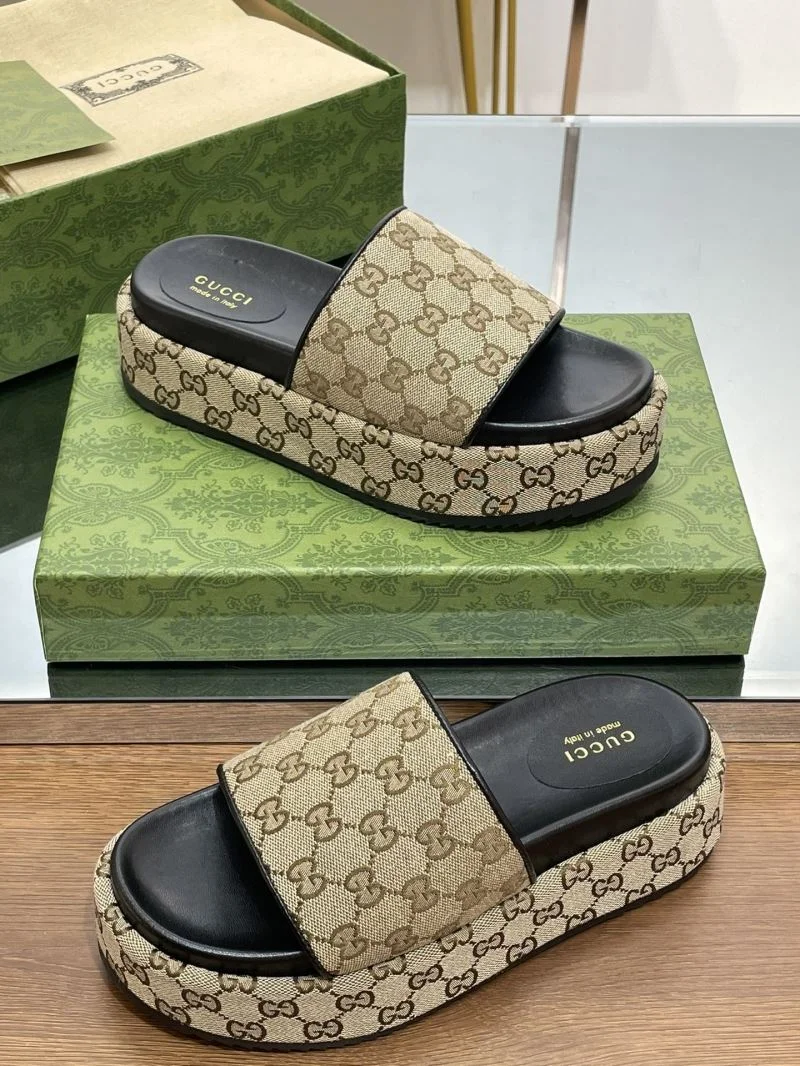 Gucci Slippers Unique 24685