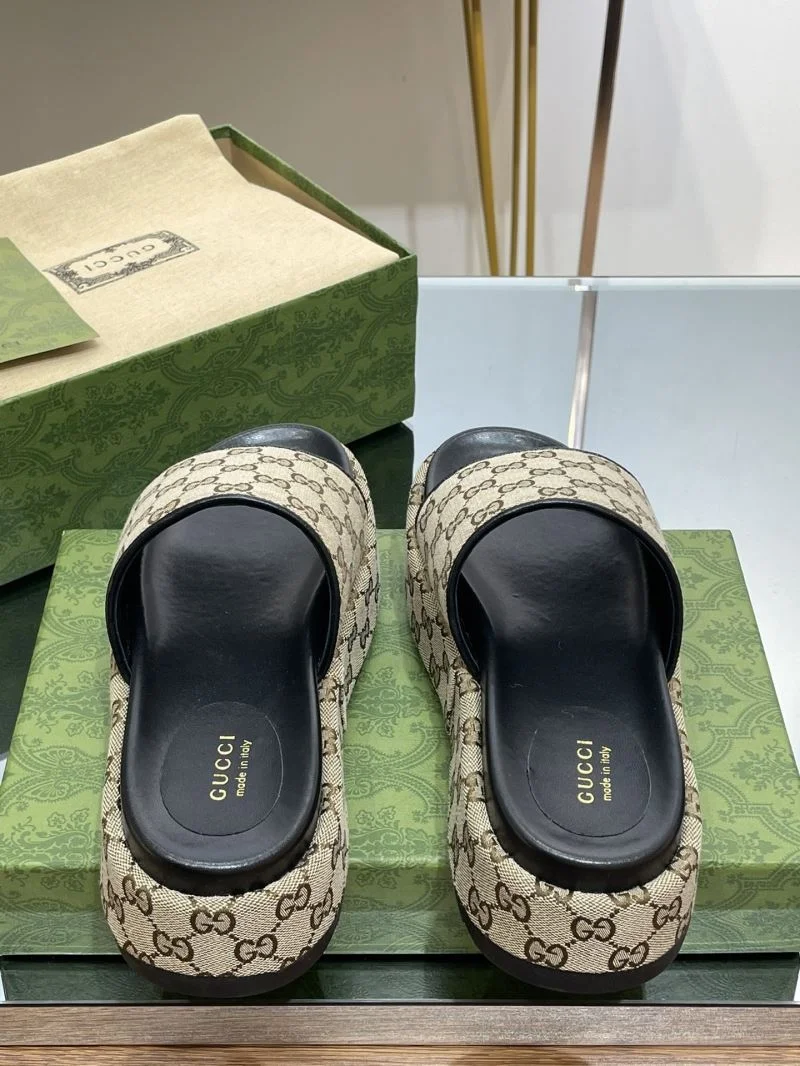 Gucci Slippers Unique 24685