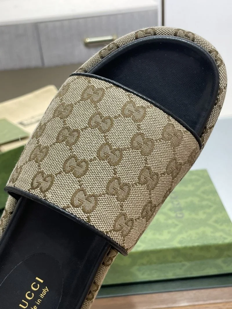 Gucci Slippers Unique 24685