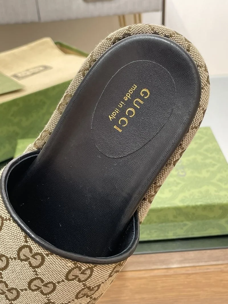 Gucci Slippers Unique 24685