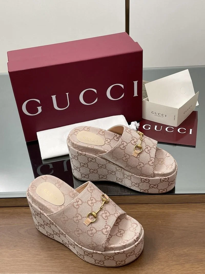 Bold Gucci Slippers 24679