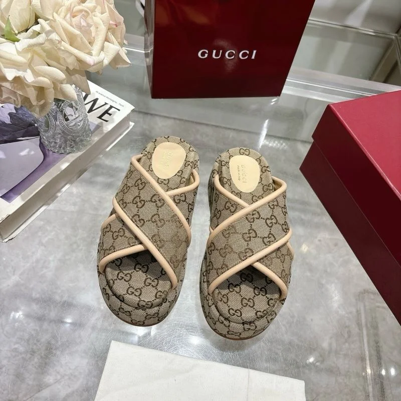 Gucci Slippers Versatile 24668