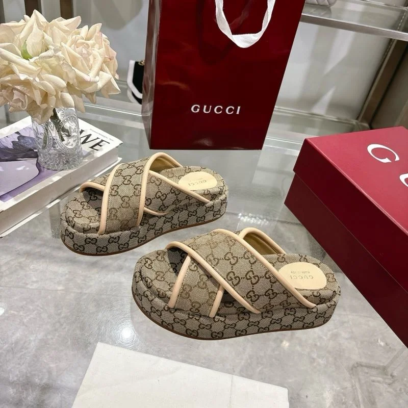 Gucci Slippers Versatile 24668