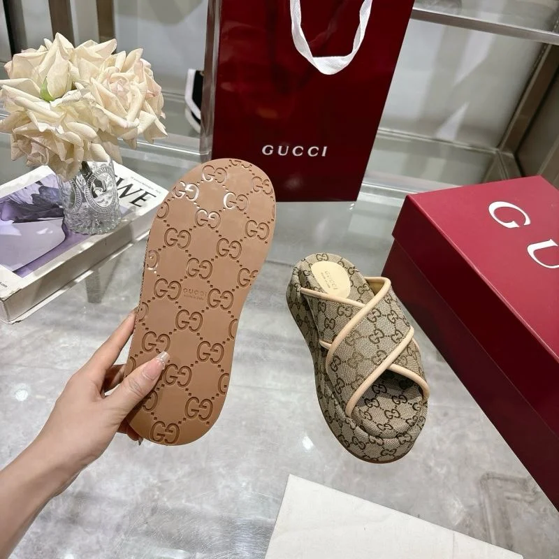 Gucci Slippers Versatile 24668