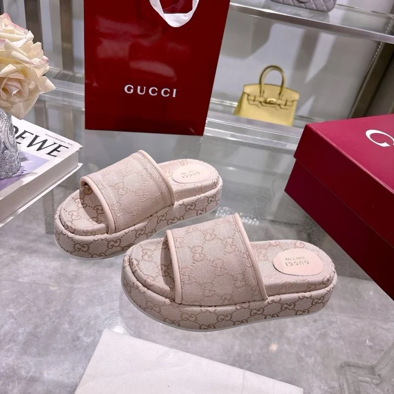 Gucci Slippers FashionForward 24639