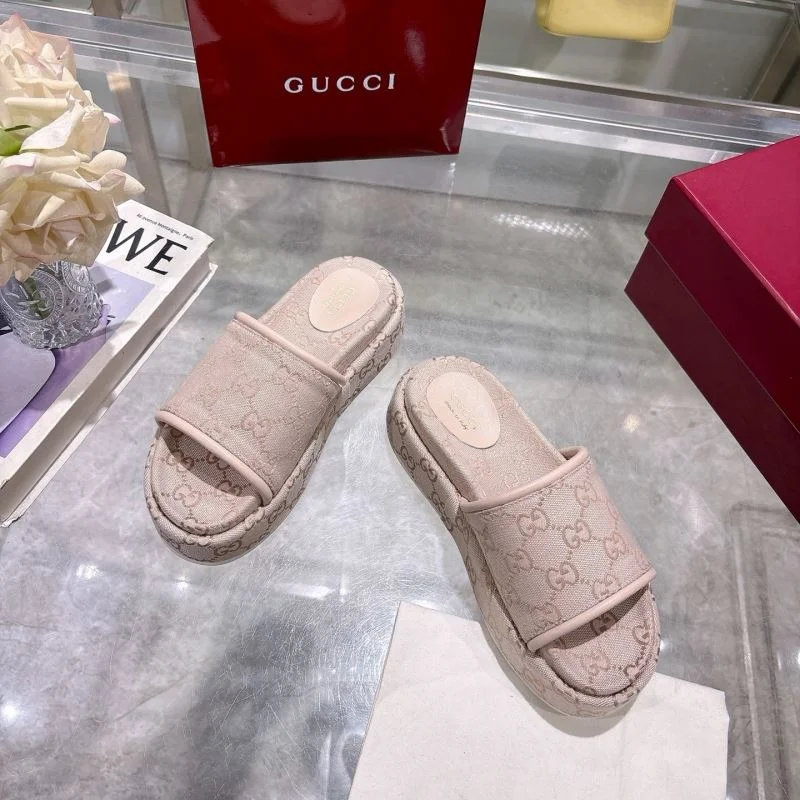 Gucci Slippers FashionForward 24639