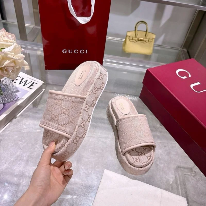 Gucci Slippers FashionForward 24639