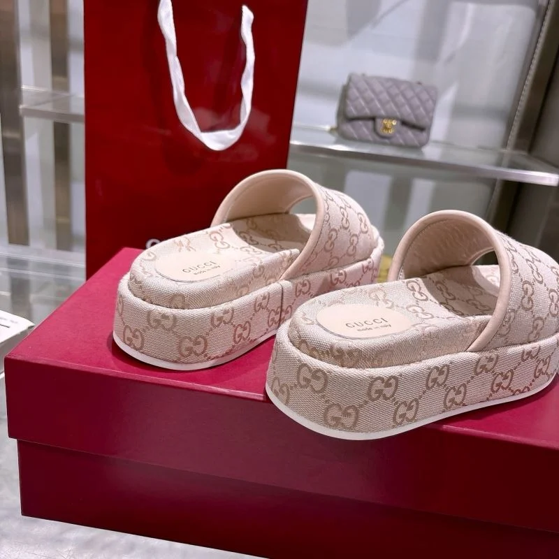 Gucci Slippers FashionForward 24639