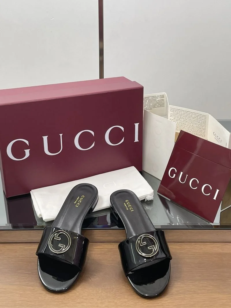 Neat Gucci Slippers 24629