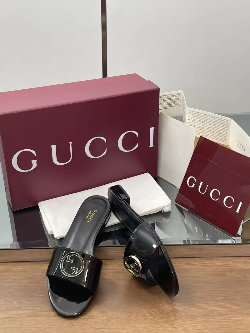 Neat Gucci Slippers 24629