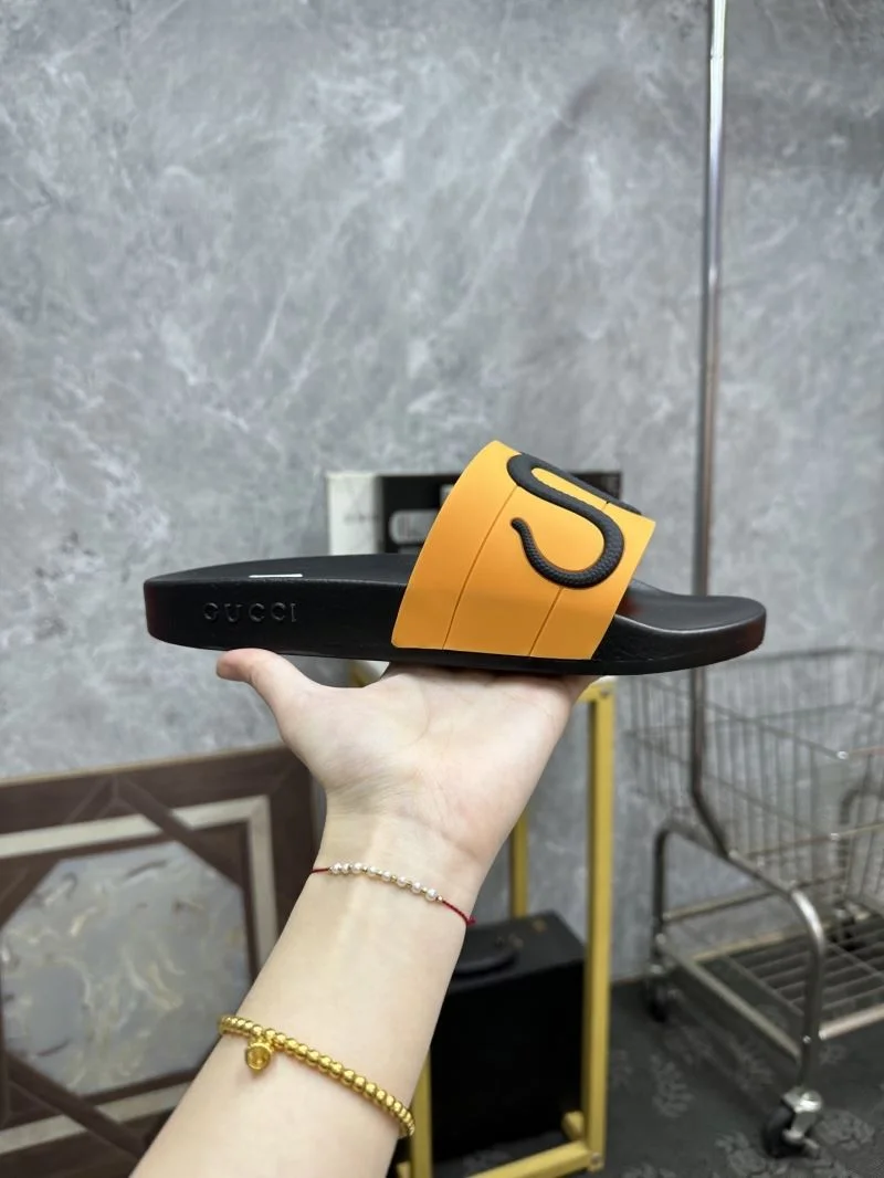 Minimalist Gucci Slippers 25299