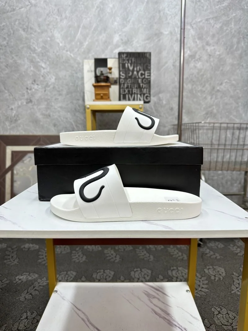 ZipUp Gucci Slippers 25336