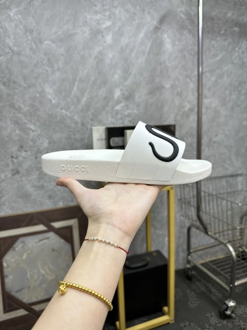 ZipUp Gucci Slippers 25336