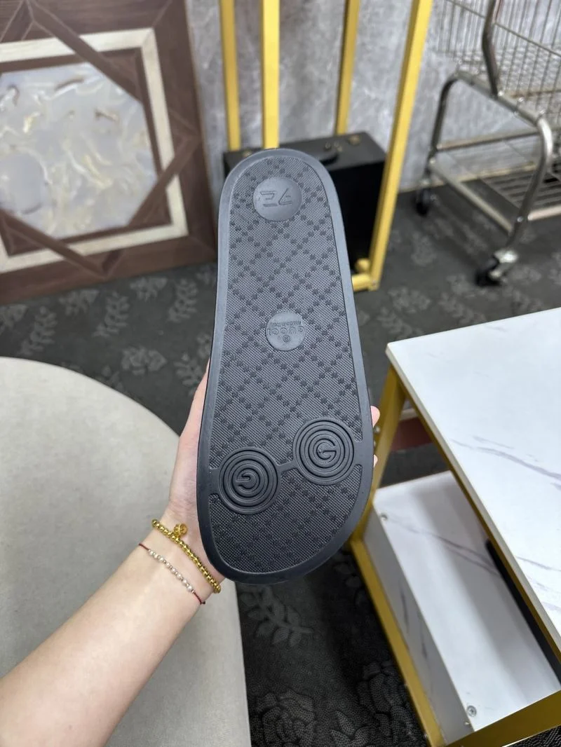 Gucci Slippers Attractive 25236