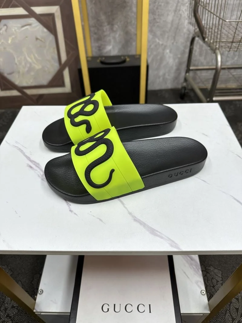 Gucci Slippers Elegant 25235