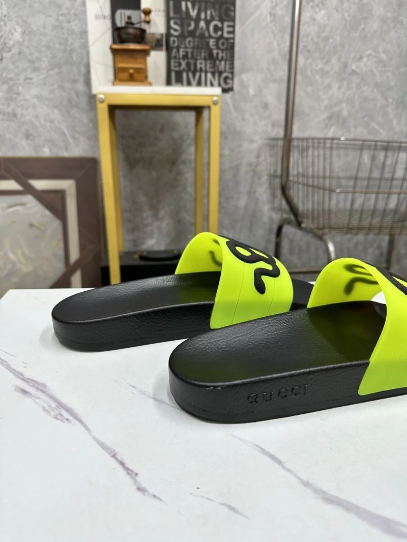 Gucci Slippers Elegant 25235
