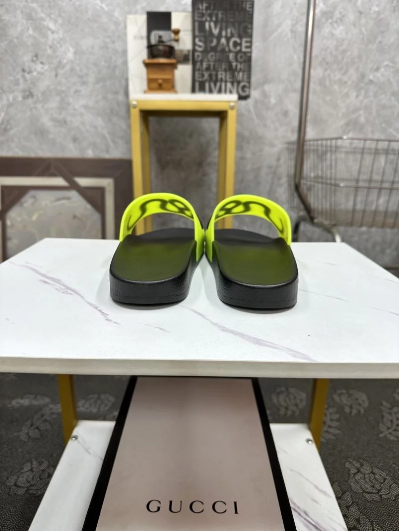 Gucci Slippers Elegant 25235