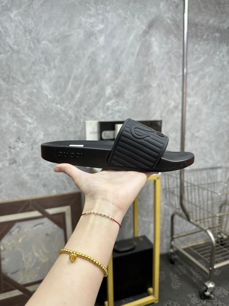 Snug Gucci Slippers 25247