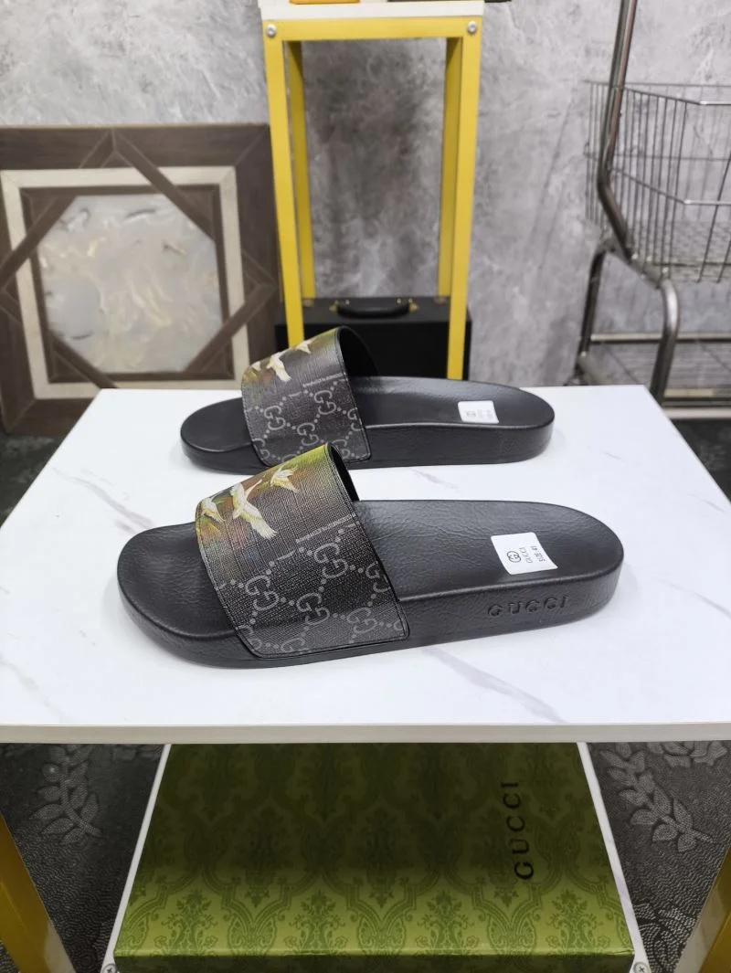 Stylish Gucci Slippers 25208