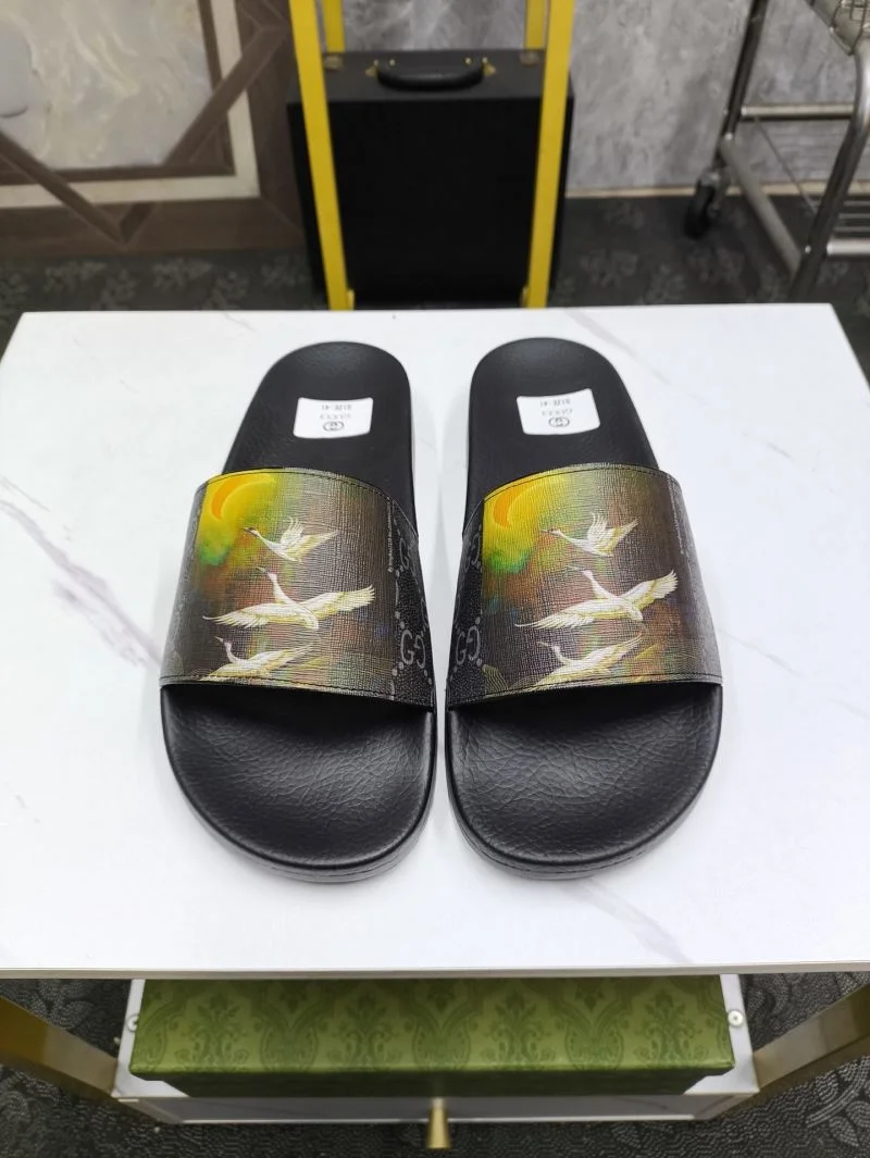 Stylish Gucci Slippers 25208