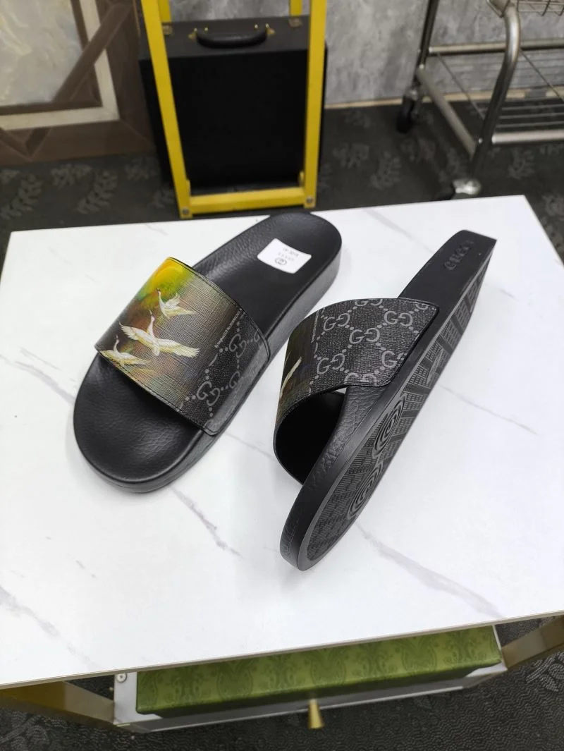 Stylish Gucci Slippers 25208