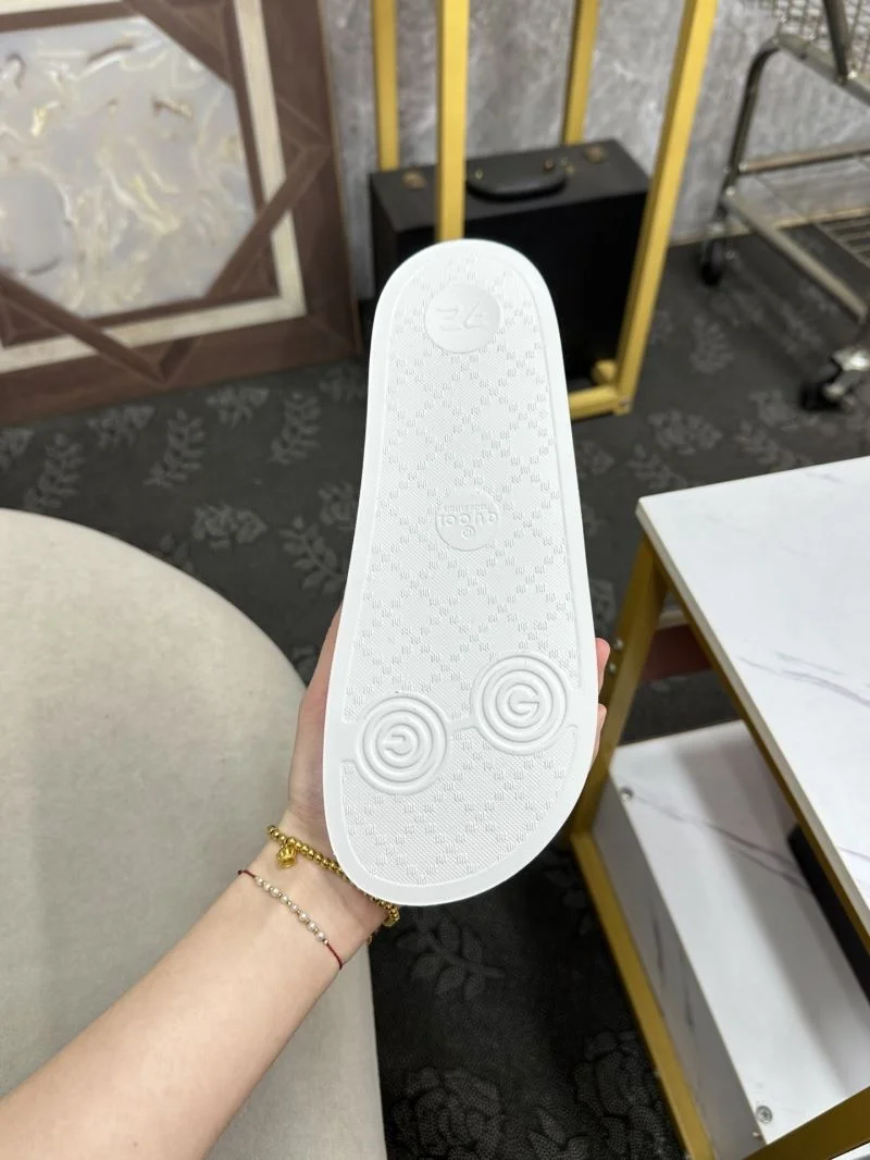Gucci Slippers Functional 25210