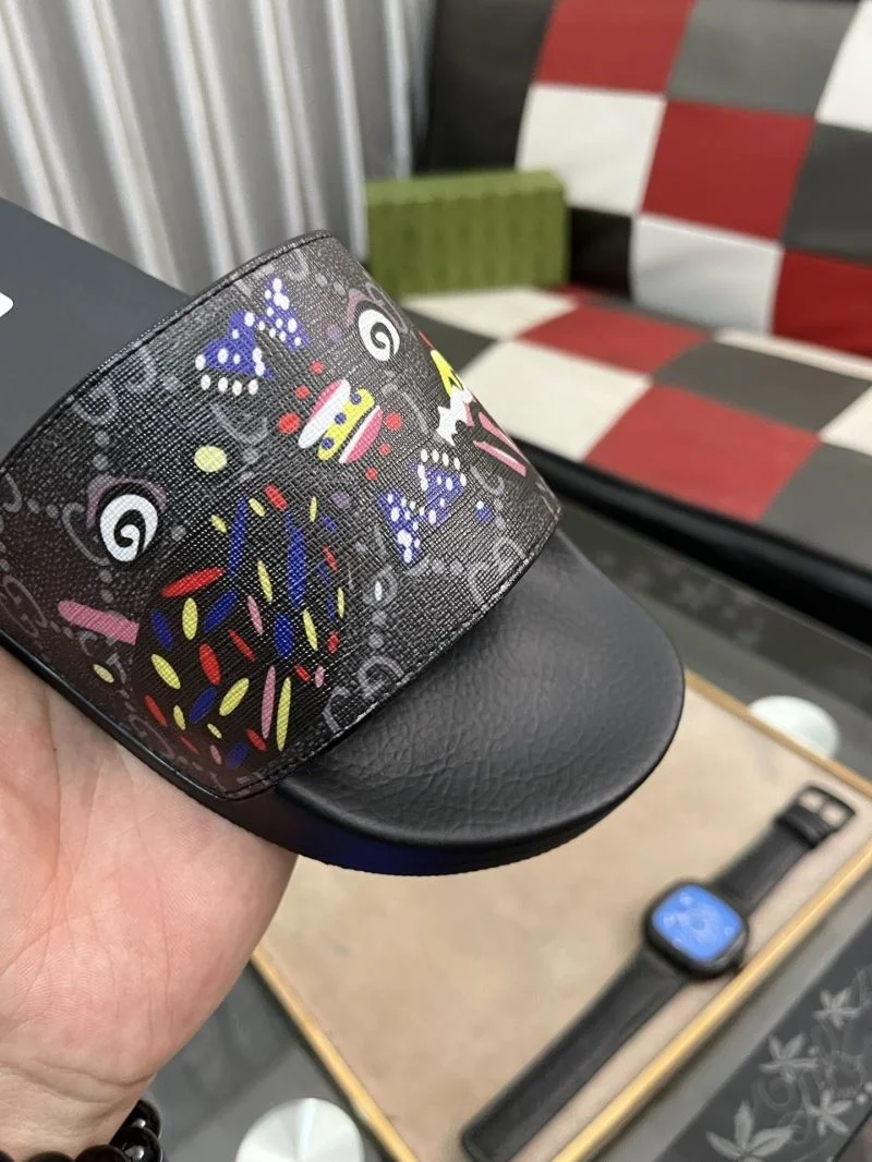 Flexible Gucci Slippers 25222