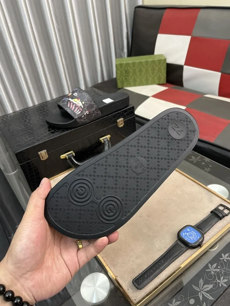 Flexible Gucci Slippers 25222