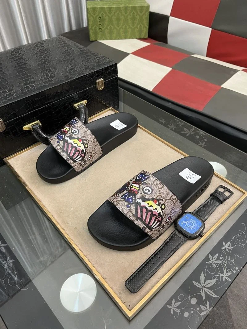 MoistureWicking Gucci Slippers 25216