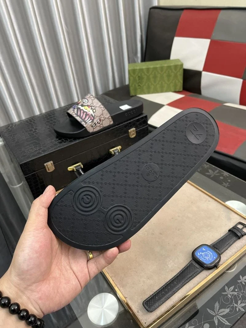 MoistureWicking Gucci Slippers 25216