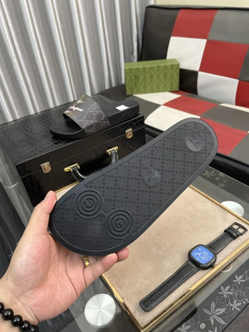 Gucci Slippers Versatile 25202