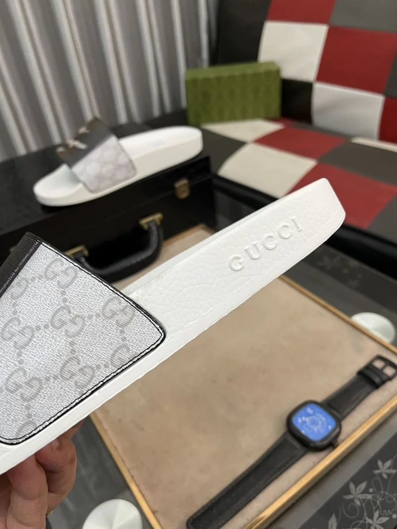 Supportive Gucci Slippers 25212