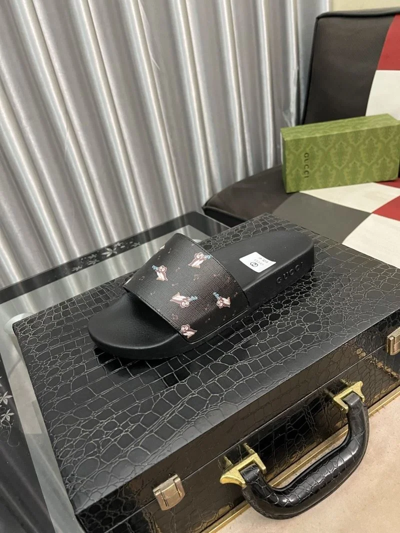 WaterResistant Gucci Slippers 25224