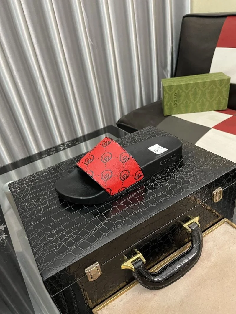 Sporty Gucci Slippers 25196