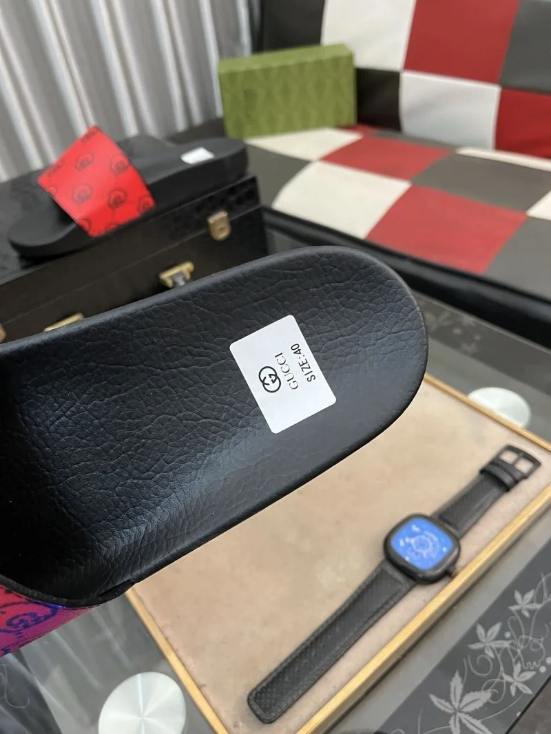 Sporty Gucci Slippers 25196