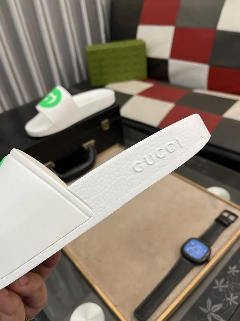 Minimalist Gucci Slippers 25272