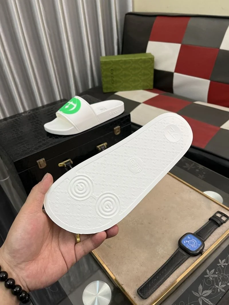 Minimalist Gucci Slippers 25272