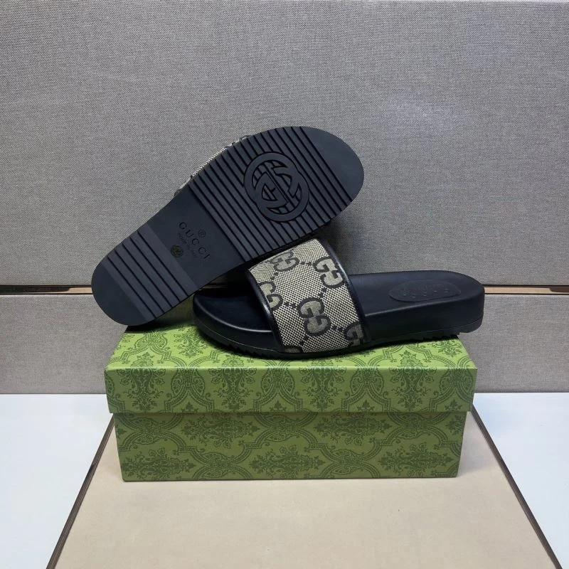 Gucci Slippers MultiPurpose 25175